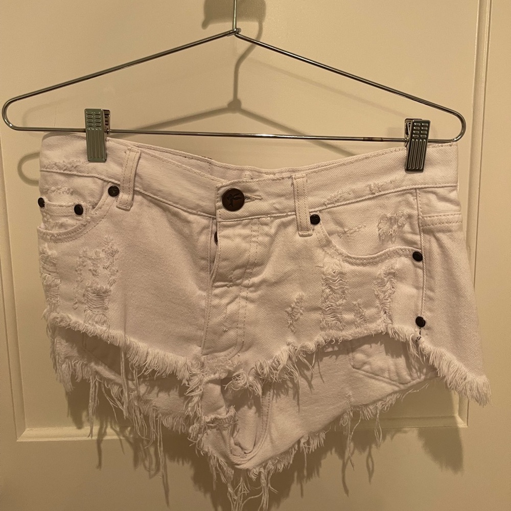 ONE TEASPOON size 27 but can fit a 26 ROLLERS SHORTS